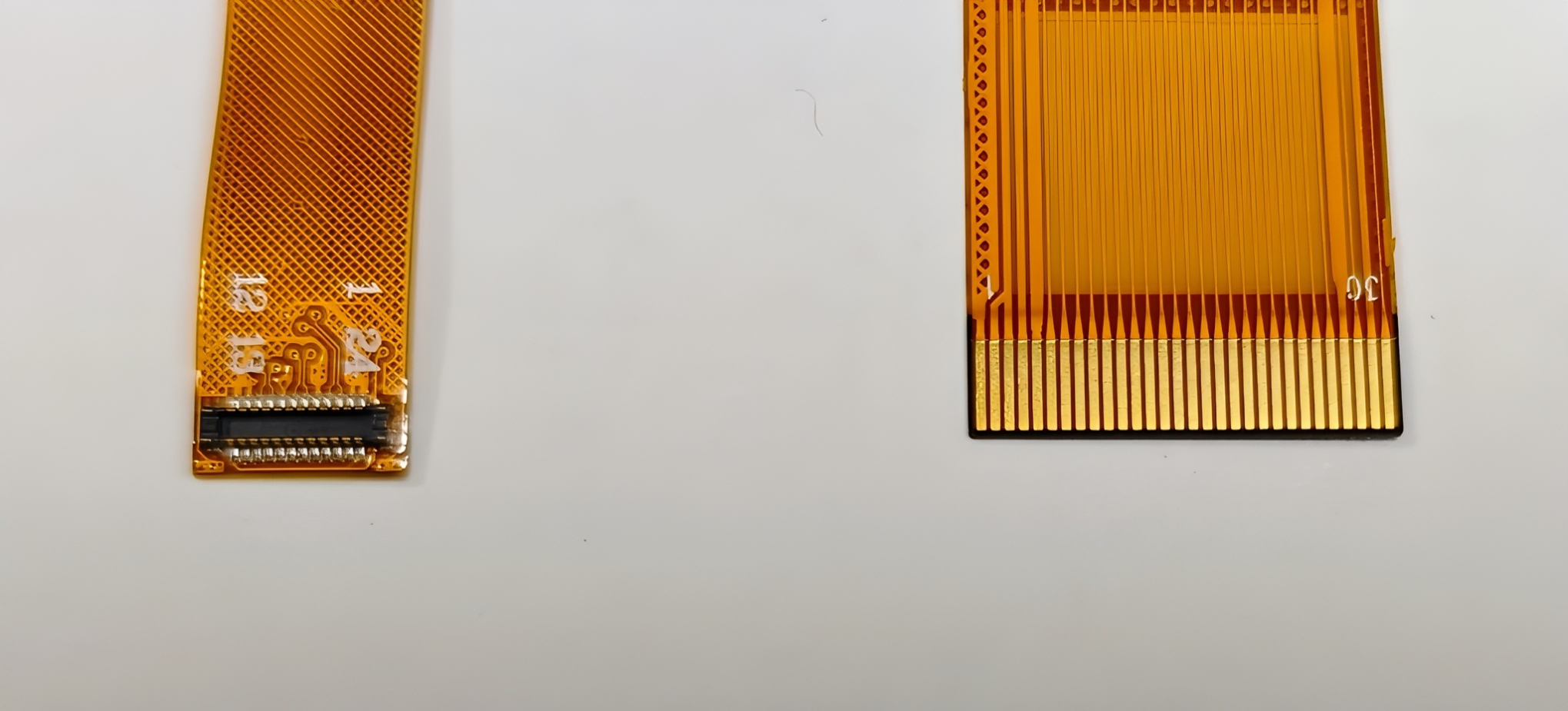 নমনীয় ডিসপ্লে তারের জন্য একটি B TO B সংযোগকারী বা সোনার আঙুলের প্লাগ ব্যবহার করা কি ভাল?